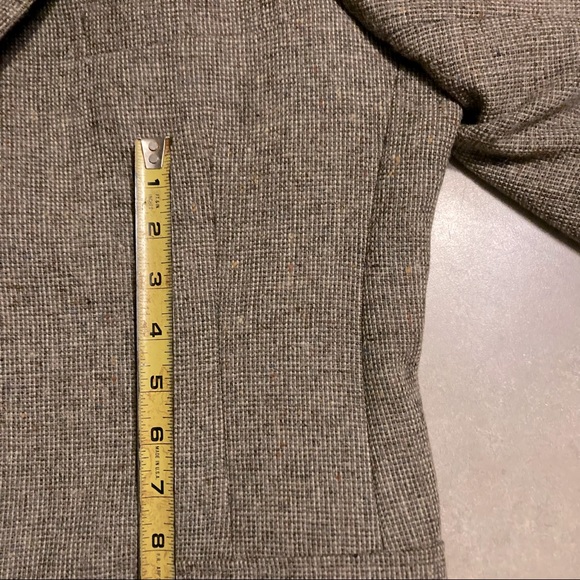 Vintage Austin Reed blazer, circa 1968-1976. Primarily brown & tan-wool(?) blend - Picture 7 of 13